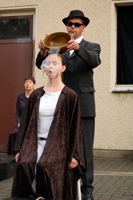 Bertha-Tanztheater Duisburg - Der Augenblick Bertha-Tanztheater Duisburg - Der Augenblick