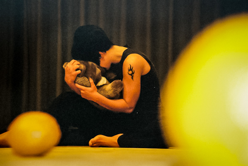 Bertha Tanztheater - Umarmte Zeit Bertha Tanztheater - Umarmte Zeit